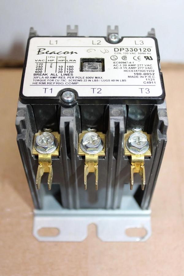 Used BEACON CONTACTOR DP330120 30 AMP 600 VAC 3-POLE 20 HP COIL: 120V