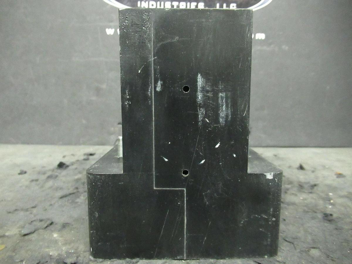 Used MERLIN GERIN NEUTRAL CURRENT SENSOR CT 685-518-A MASTERPACT TRIP 800 AMP 685518A