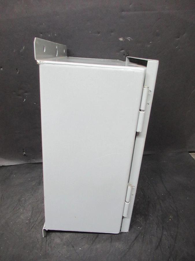 EATON COMBINATION STARTER ECN0718CAB TYPE: 12 W/ AN16DN0 27 AMP 600 VAC