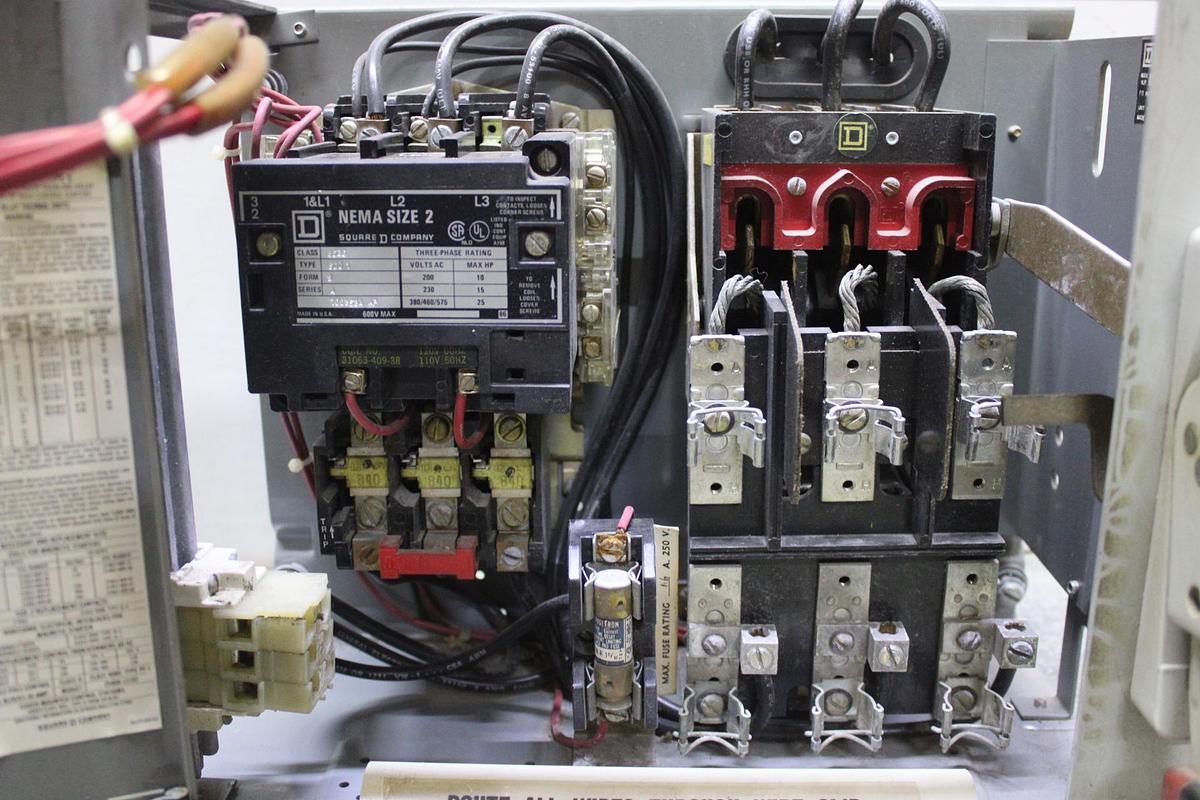 Used SQUARE D MOTOR CONTROL MCC FEEDER BUCKET MODEL 4 29" 200 AMP W/ DOOR