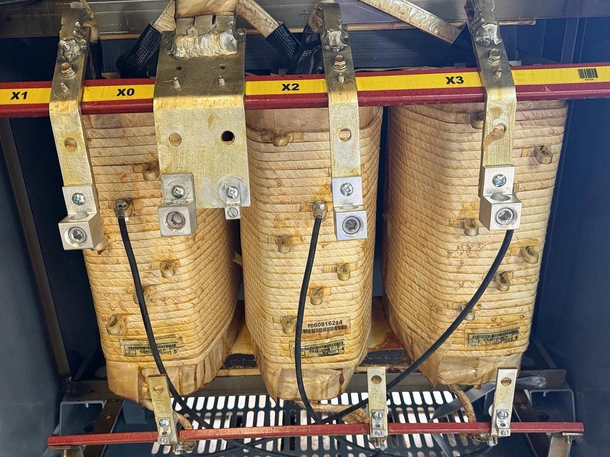 Used 45 KVA SQUARE D TRANSFORMER EX45T3HNLP PRI: 480V @ 54.1A SEC: 208/120V @ 124.9A