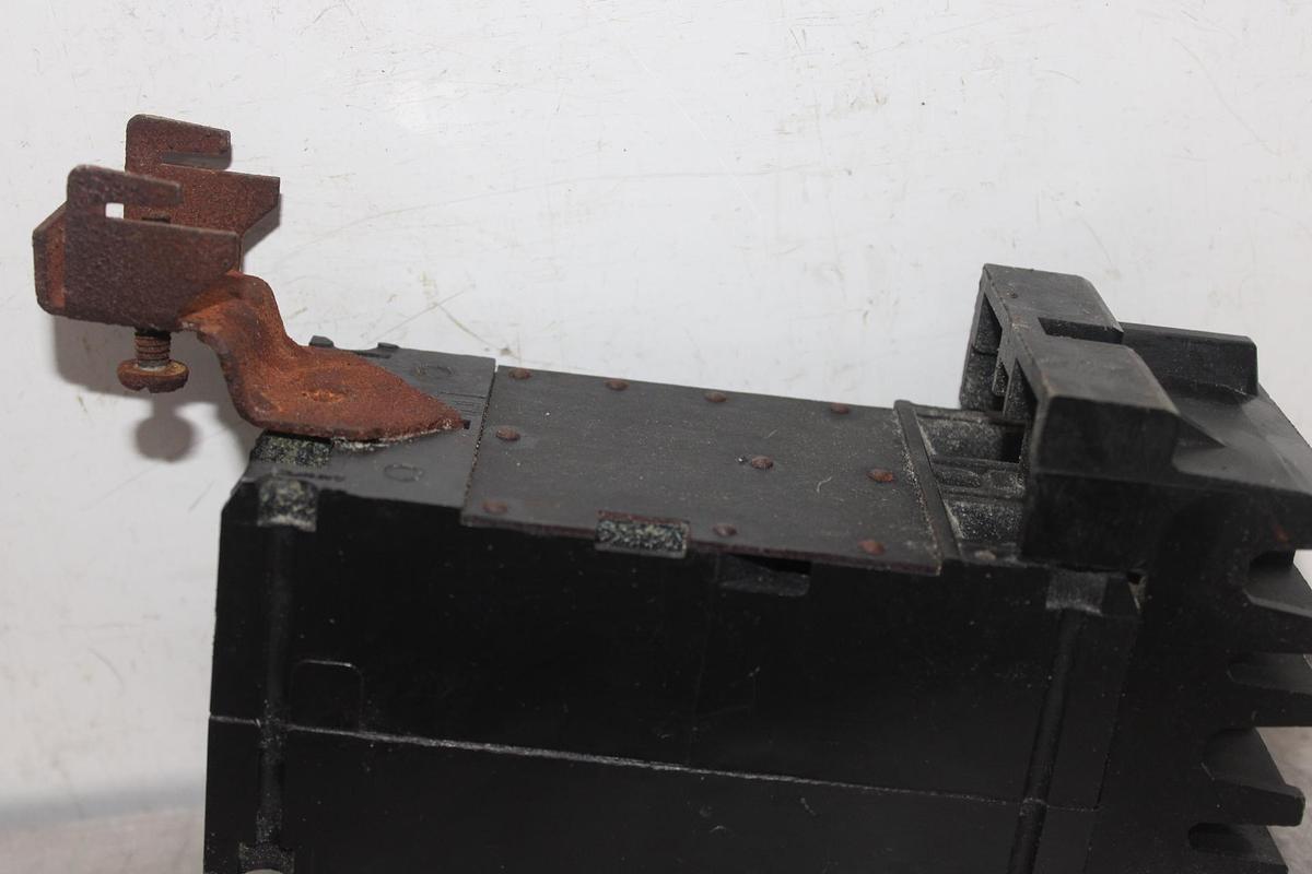 Used SIEMENS SENTRON CIRCUIT BREAKER LD63F600 500 AMP 600 VAC 3-POLE