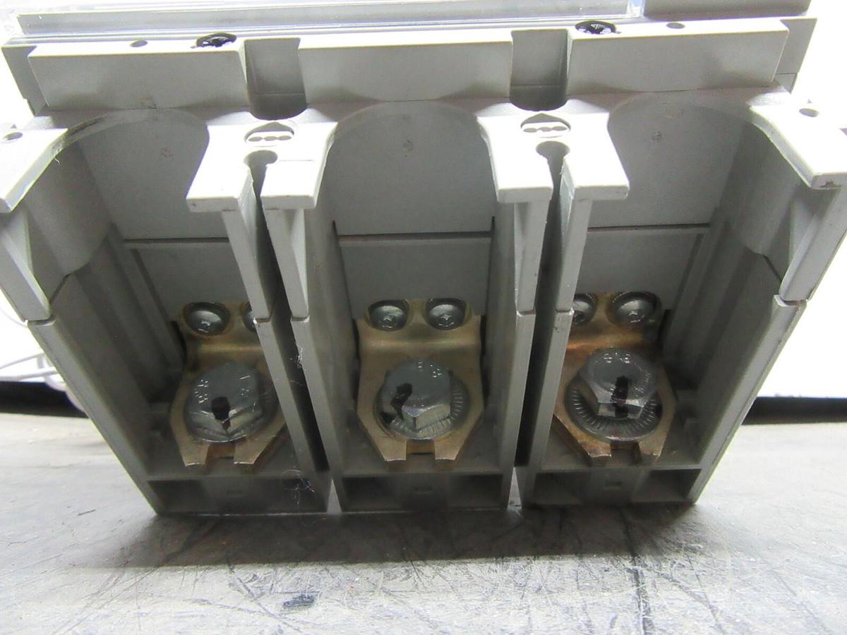 Used SQUARE D POWERPACT CIRCUIT BREAKER 604293P2 400 AMP 3-POLE 600 VAC