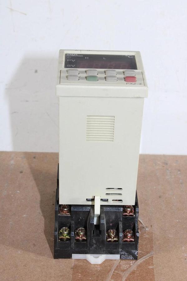 Used FUJI ELECTRIC TEMPERATURE CONTROLLER PXZ4PBY2-1B000 24 VAC 15 VA