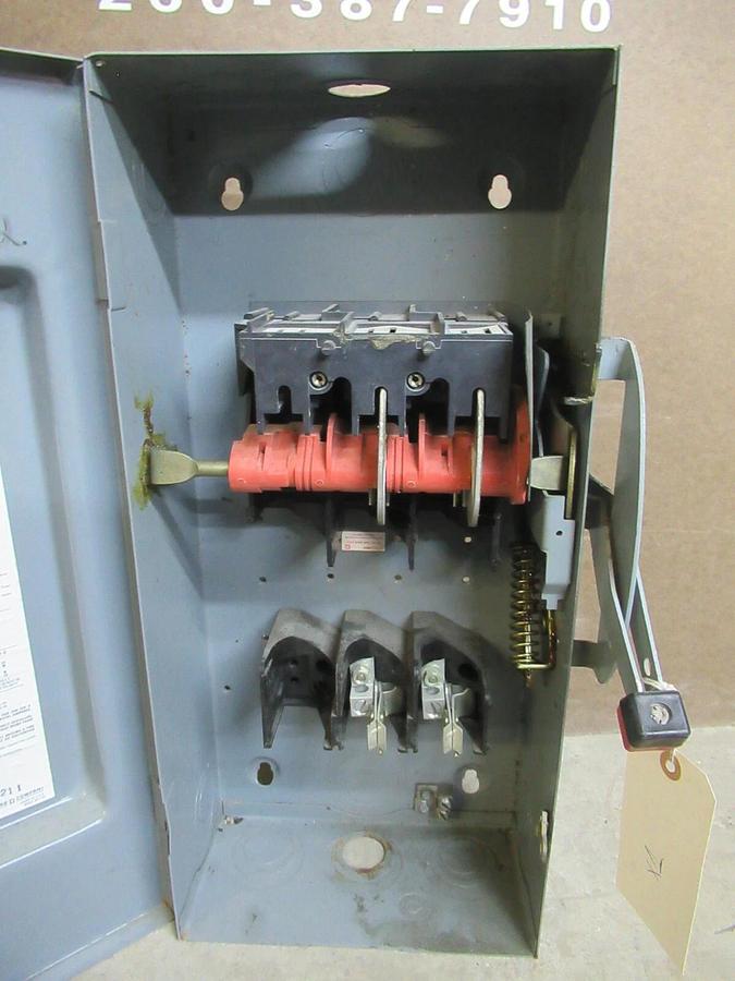 Used SQUARE D SAFETY SWITCH H-363 TYPE 1 ENCLOSURE 100 AMP 75 HP 600 VAC 2-POLE