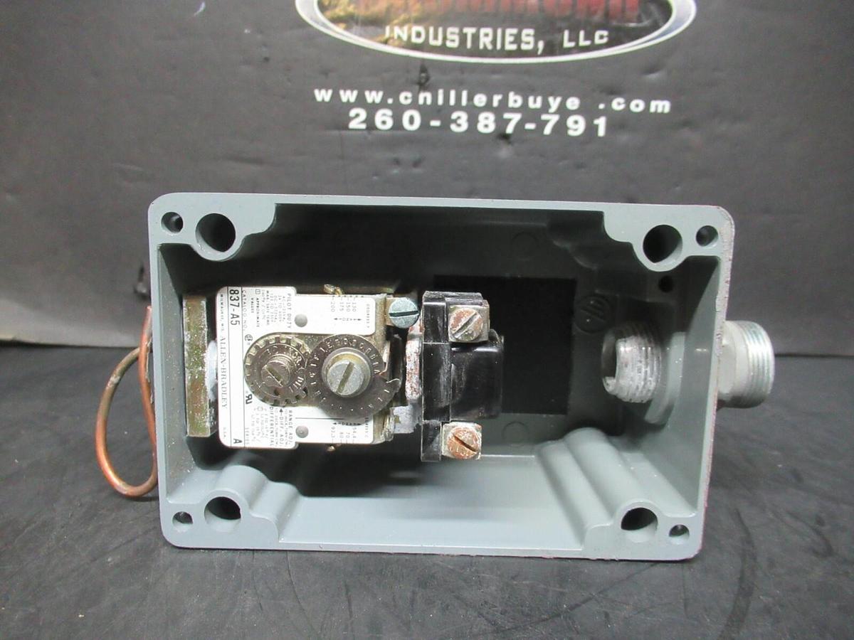 Used ALLEN-BRADLEY TEMPERATURE CONTROL SWITCH 837-A5 24-600 VAC @ 125 VA NEMA 4, 13