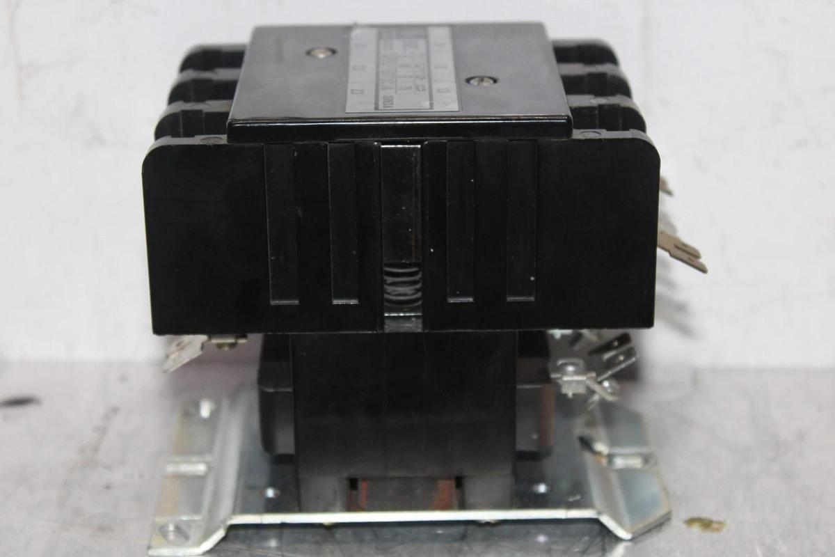 Used GENERAL ELECTRIC CONTACTOR CR153FB072CJA 60 AMP 600 VAC 3-PHASE 3-POLE