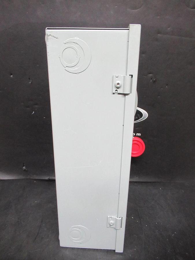 Used EATON HEAVY DUTY SAFETY DISCONNECT DH221FGK 240 VAC 30 AMP 7.5 HP 2-POLE