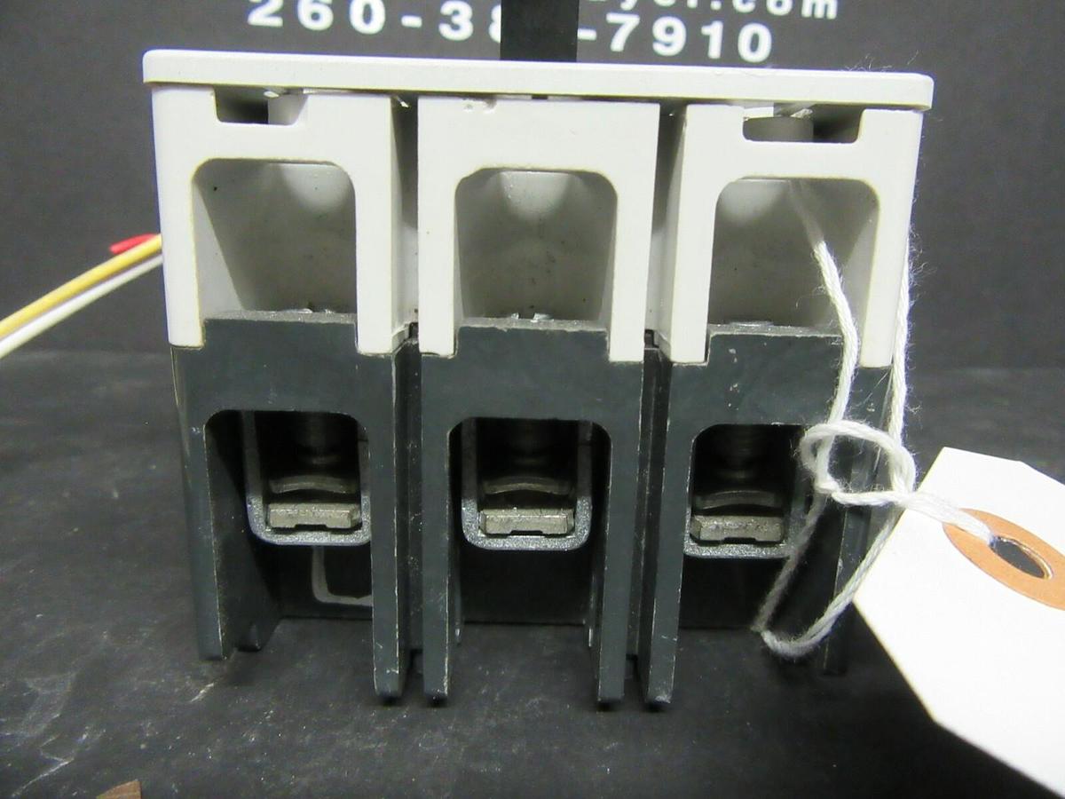 Used 3 AMP ALLEN BRADLEY 140M-H8 BREAKER 140M-H8P-B30 3 POLE 480 VAC W/ SHUNT TRIP