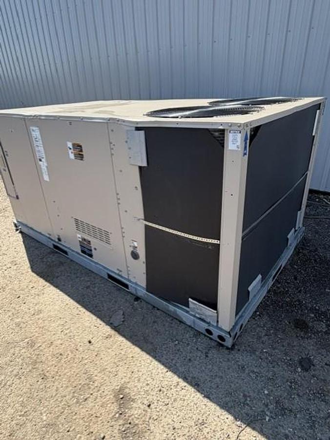 NEW SURPLUS 7.5 TON LENNOX PACKAGE UNIT 2-STAGE KGC092S4MS1G 460V GAS HEAT