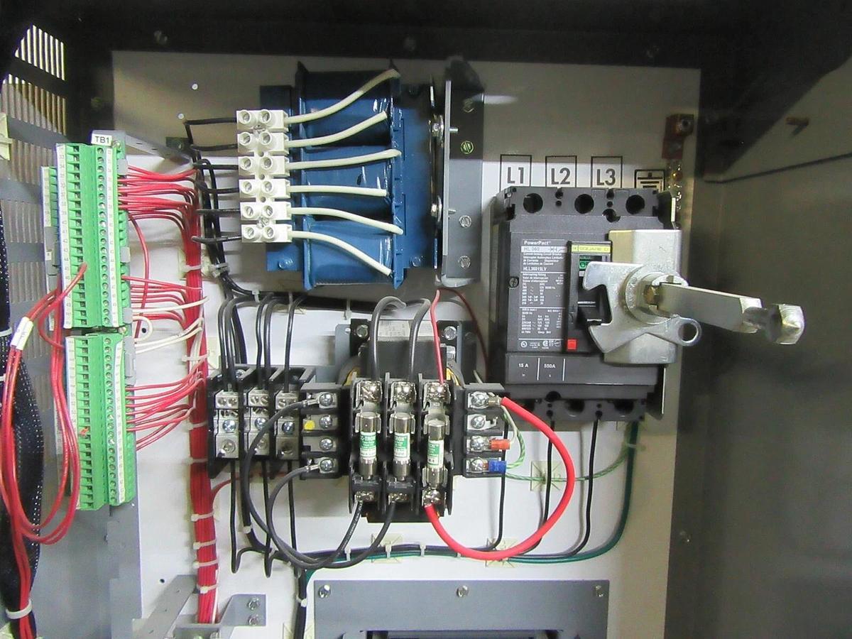 Used SQUARE D M-FLEX VARIABLE SPEED DRIVE MFDFG4VW ATV61HU30N4 5 HP 4 KW 460 VOLT