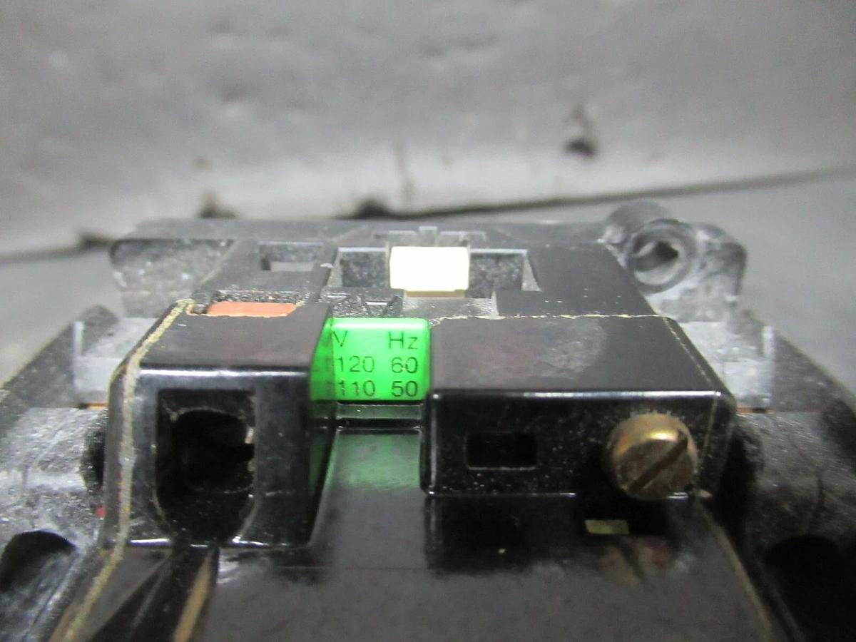 Used SIEMENS CONTACTOR CDB48*3 600 VAC 45 AMP 110/120 V COIL **WARRANTY**