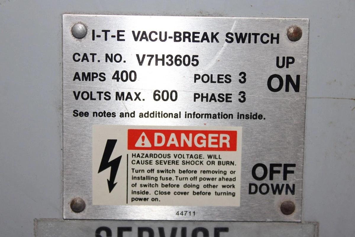 Used ITE VACU-BREAK PANELBOARD DISCONNECT SWITCH V7H3605 400 AMP 600 VAC 3-PHASE