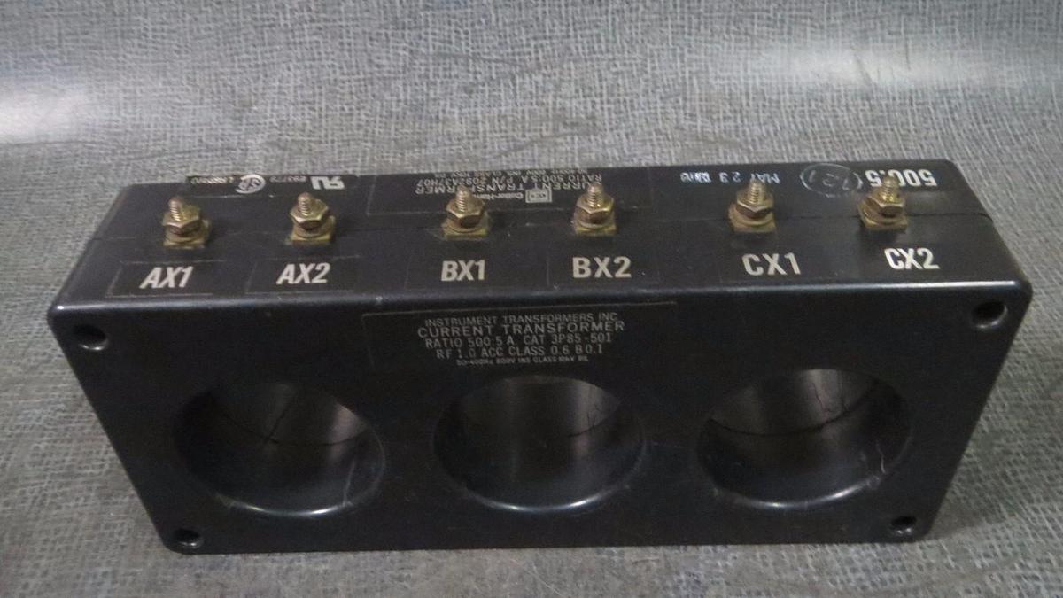 Used CUTLER HAMMER CURRENT TRANSFORMER 500:5A / 50-400 Hz # 2092A37H07 # 3P85-501