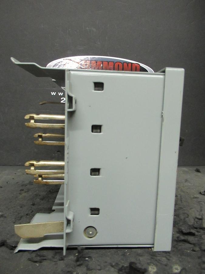 Used SIEMENS ITE BUS PLUG XQ45RG XQ45RGIG 50 AMP 240V 3P4W+GROUND XJ-L 30 AMP BREAKER