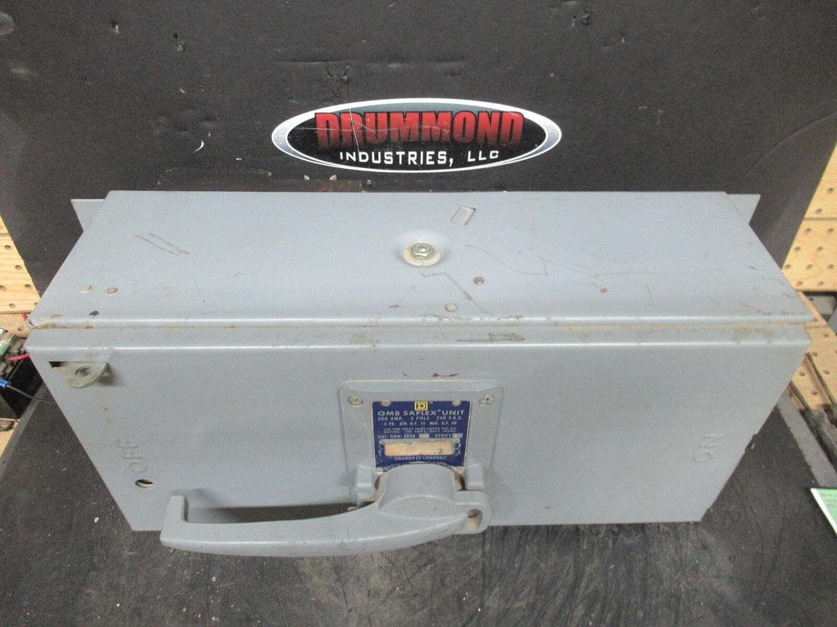 Used SQUARE D QMB SAFLEX UNIT QMB-3220 200 AMP 240 VAC 3-POLE 3-PHASE 50 HP