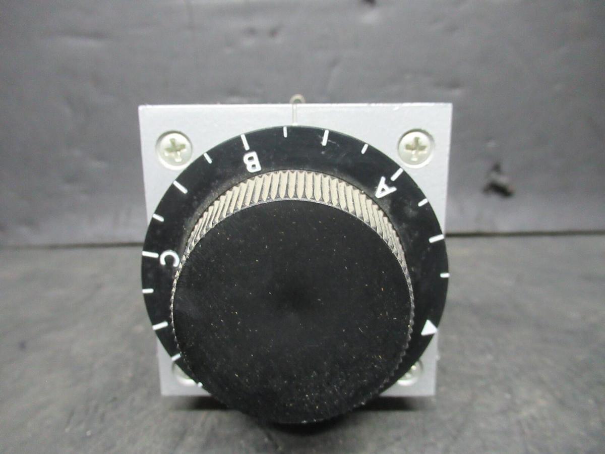 Used AGASTAT TIME DELAY RELAY 2-20 SECONDS 7032CC 24 VDC VOIL 600 VAC 10 AMP