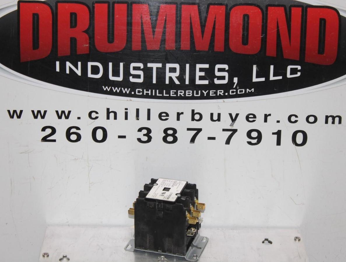 Used TRANE CONTACTOR CTR02580 HCCY3XT02AT318 30 AMP 600 VAC 3-POLE 3-PHASE