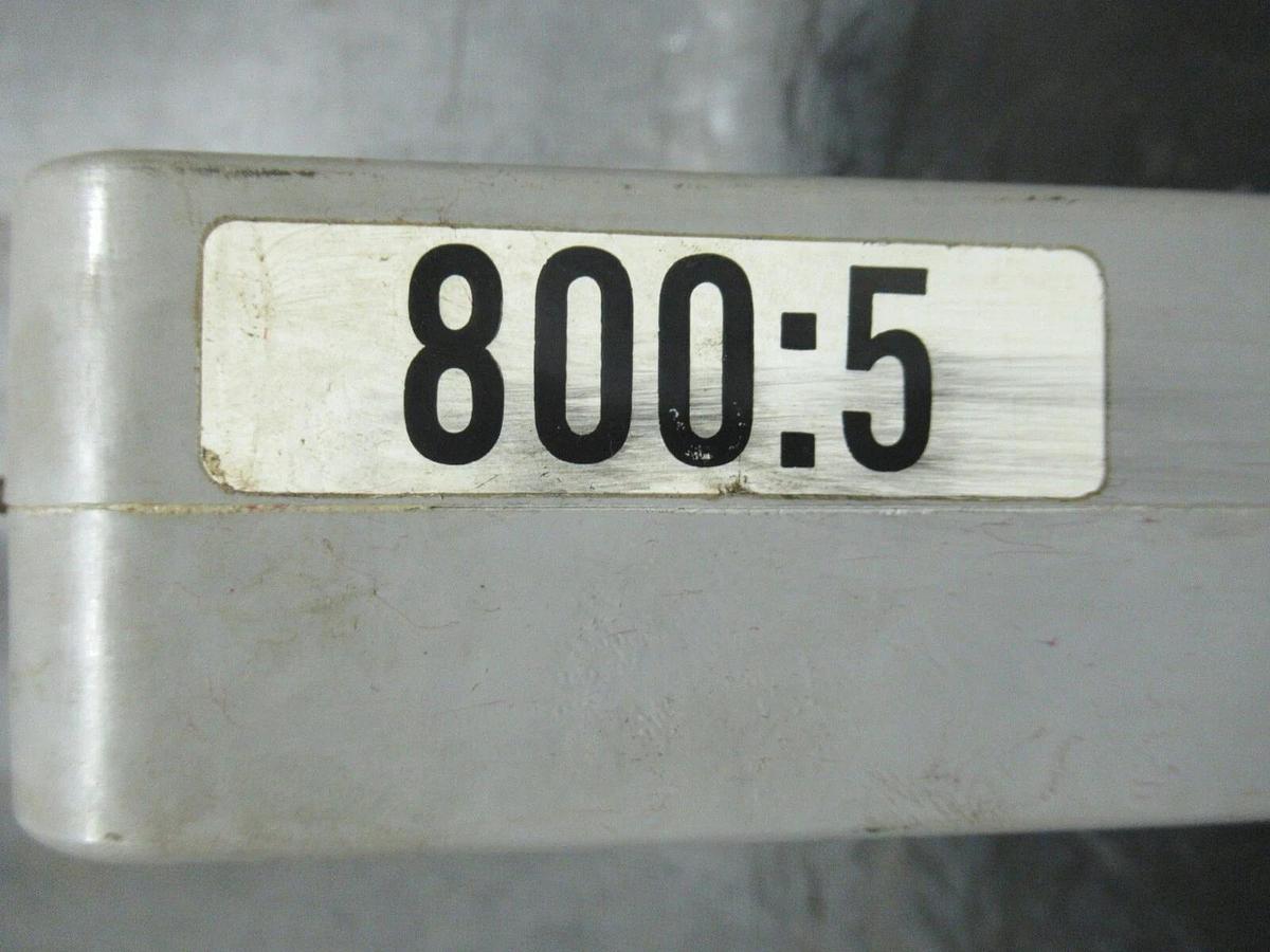 Used SQUARE D CT CAT: 100-801 RATIO: 800:5 25 HZ 600 V IMPULSE: 10KV FULL WAVE