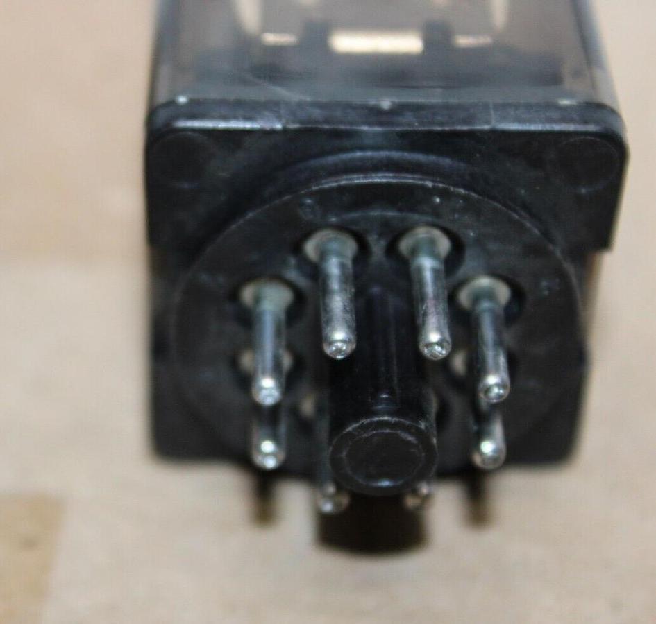 Used LOT OF 2 SCHRACK RELAY RL200024 CAD11D10/024 24 VDC 120/240 VAC 10 AMP