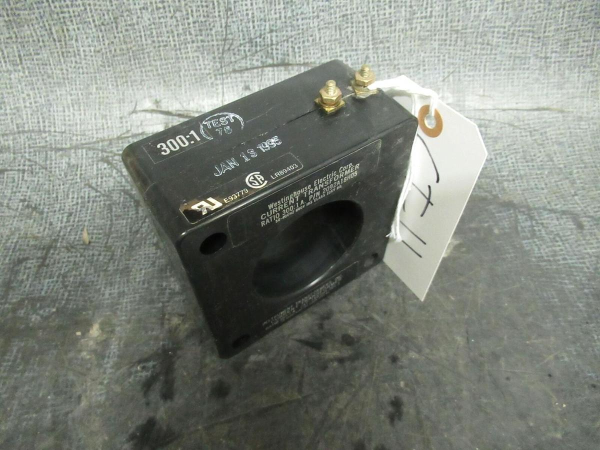Used WESTINGHOUSE CT CAT: 2092A18H05 300:5 A 50-400 HZ 600 VOLTS