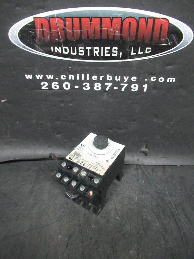 Used EAGLE SIGNAL TIME DELAY RELAY BRE9A6 0-30 MINUTES 120 VAC 10 AMP 1/4 HP