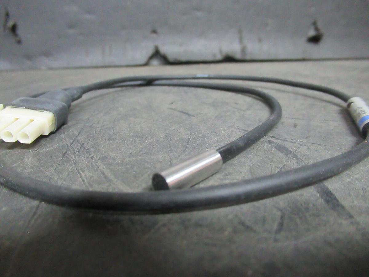 NEW IN BOX KEYENCE SHIELDED PROXIMITY SENSOR EM-054 10.8-30 VDC **WARRANTY**