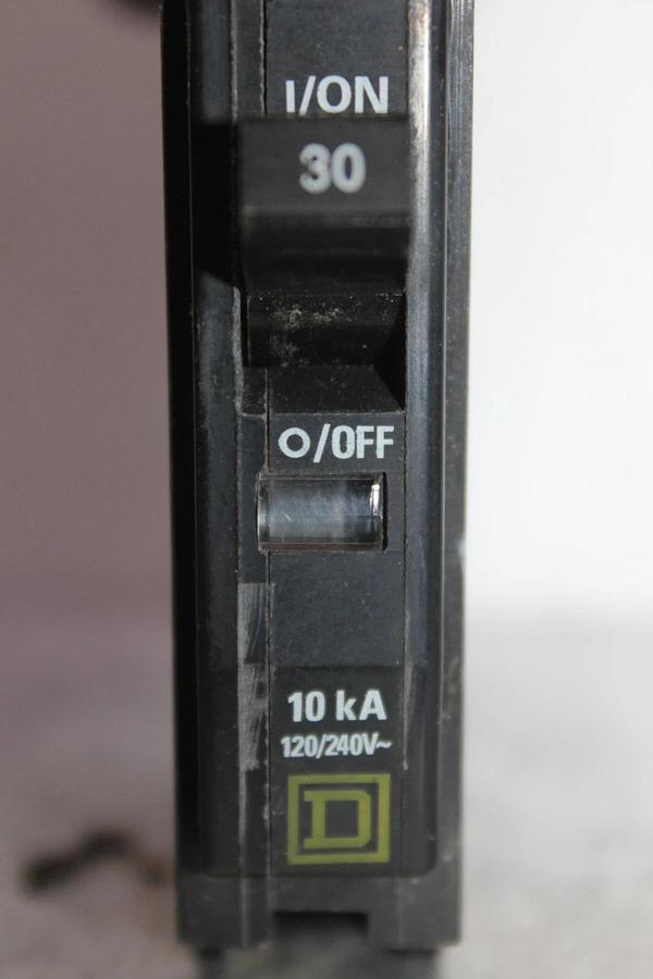 Used SQUARE D SINGLE POLE QO CIRCUIT BREAKER AD-7621 QO12030 30 AMP 240 VAC 1-POLE