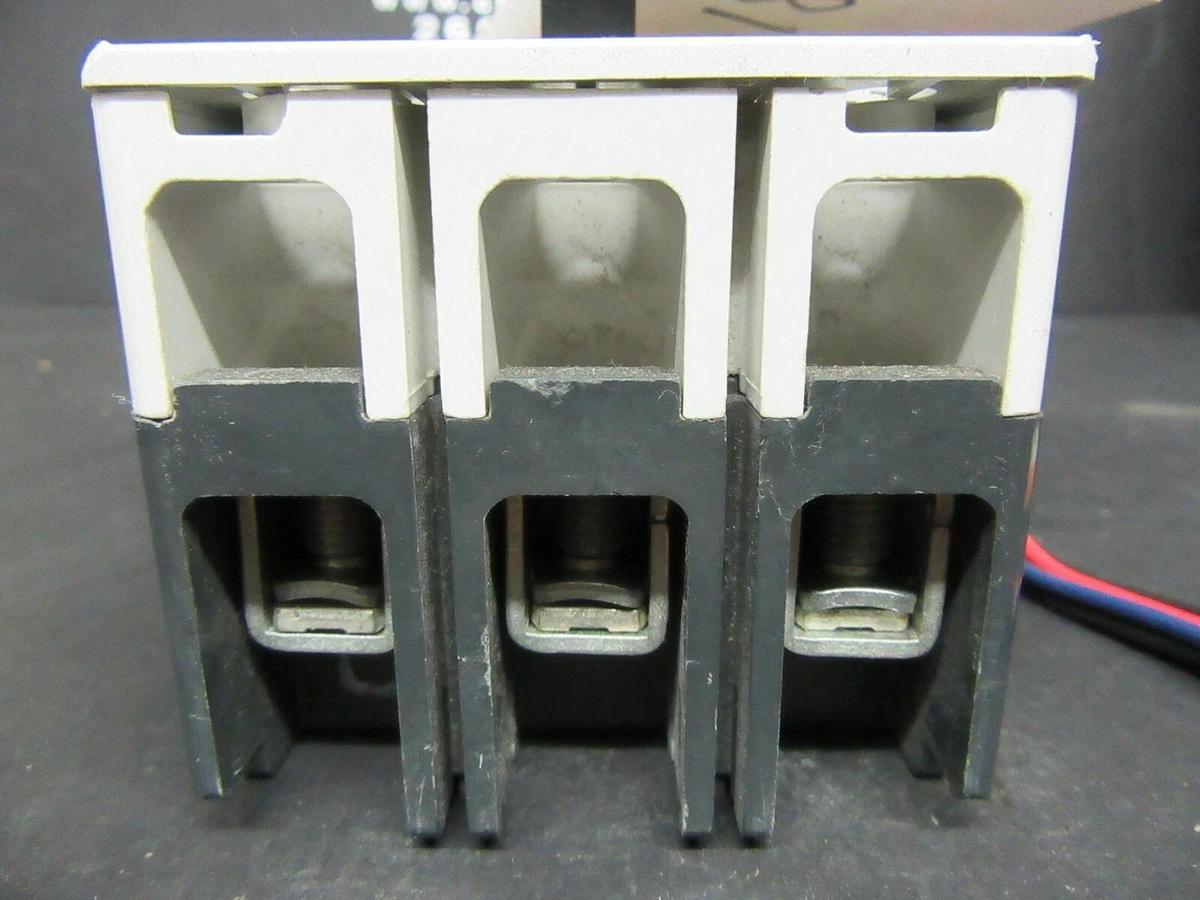 Used 15 AMP ALLEN BRADLEY BREAKER 140M-H8P-C15 3 POLE 480 VAC **WARRANTY INCLUDED**