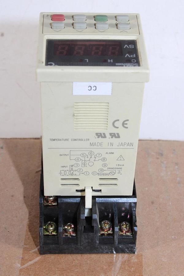 Used FUJI ELECTRIC TEMPERATURE CONTROLLER PXZ4PAY2-1B000 24 VAC 15 VA