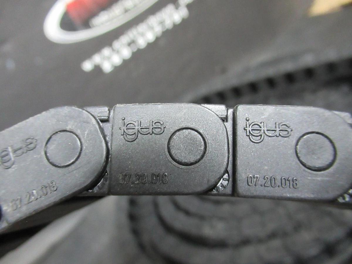 Used IGSU PLASTIC WIRE TACK 10' LENGTH X 1 1/8" WIDTH X 5/8" TALL 06.16.028