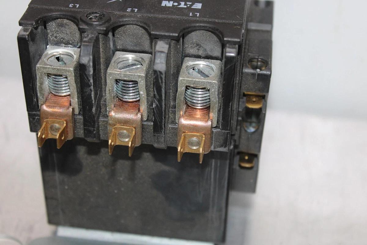 Used EATON CONTACTOR C25GNF390A 90 AMP 600 VOLT 50 HP 37 KW 3-PHASE 3-POLE