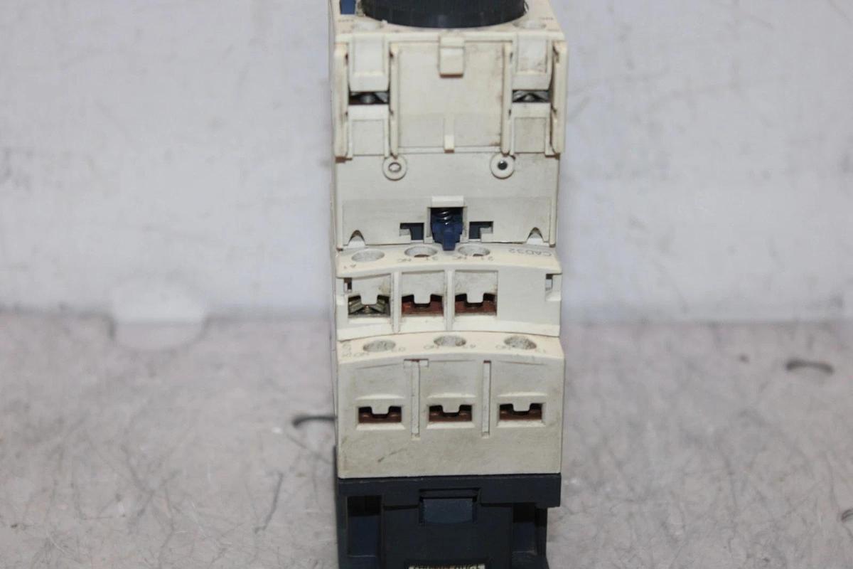 Used TELEMECANIQUE CONTACTOR CAD32 W/ TIME DELAY RELAY LADT2 0.1-30 SECOND DELAY