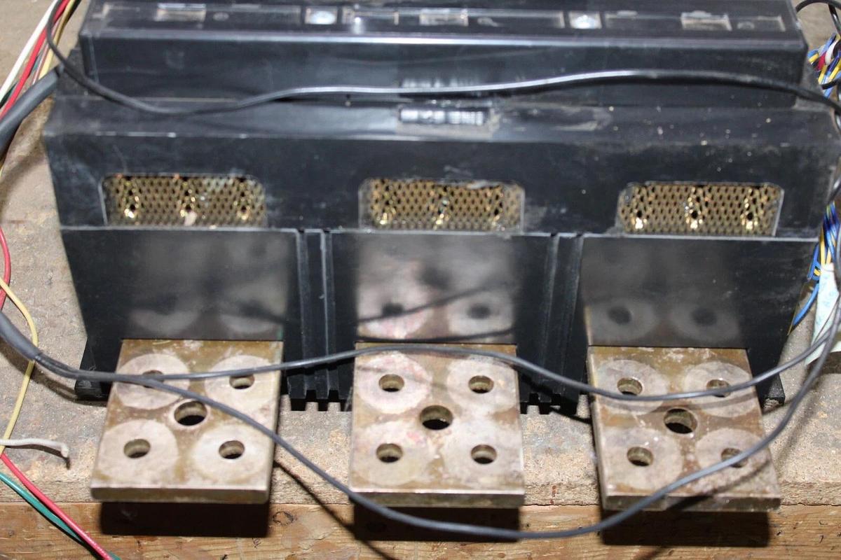 Used SQUARE D DC BREAKER PAF362000DCMO22320 2000 AMP 600 VDC W/ PAM02