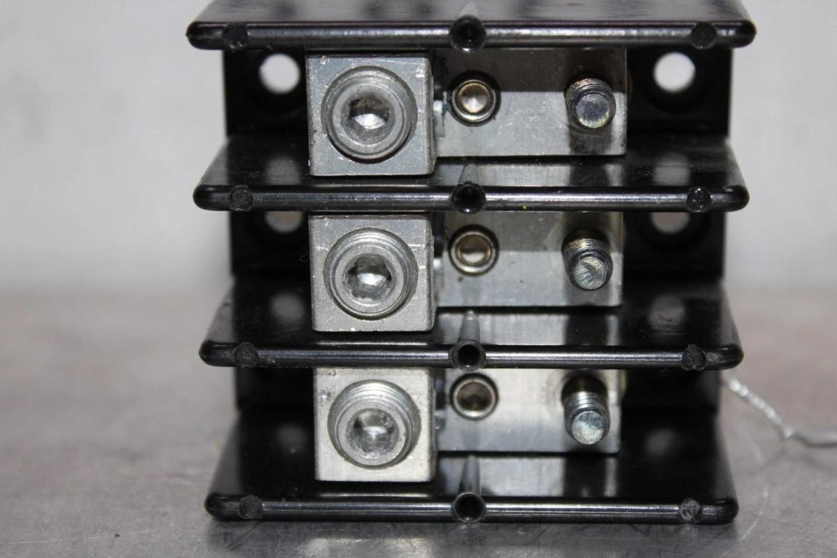Used BUSS WIRE LUG 16280-3 175 AMP 600 VOLT 3-POLE COPPER & ALUMINIUM