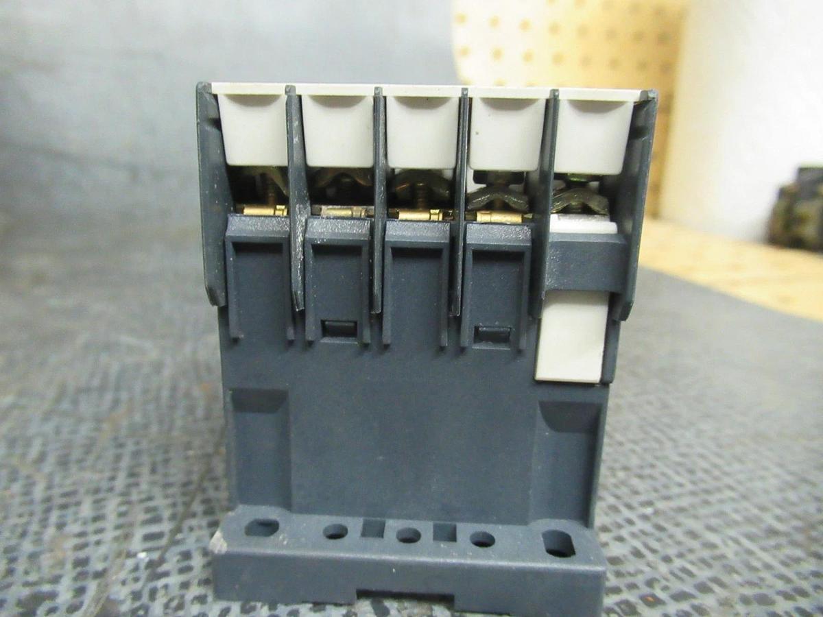 Used TELEMECANIQUE CONTACTOR LC1K06-01F7 600V 20A 3HP **WARRANTY INCLUDED**