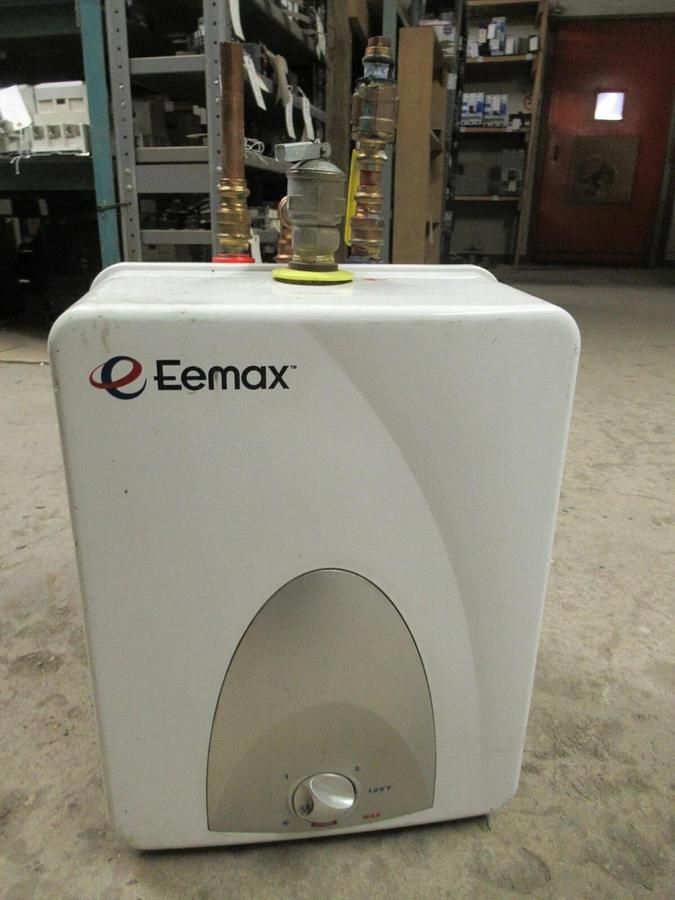Used EEMAX EMT2.5 STORAGE TANK WATER HEATER 150 PSI  2.5 GALLON 1440 WATT 120 VAC