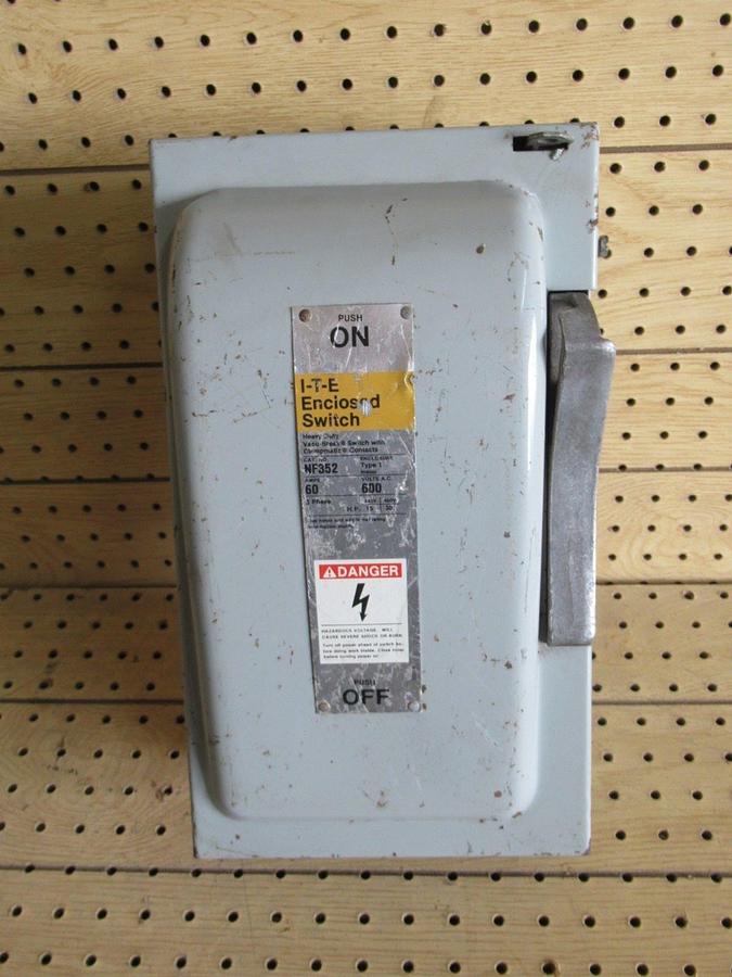Used ITE DISCONNECT SAFETY SWITCH NF-352 600VAC 50HP 60A TYPE 1 **WARRANTY INCLUDED**
