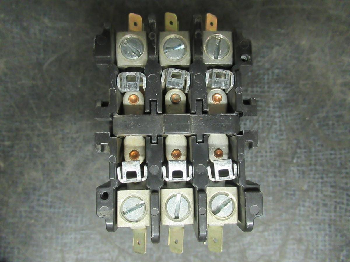 Used FURNAS DEFINITE PURPOSE CONTROLLER 42CF35AJASG 600V 40 AMP 15HP 50A/RES