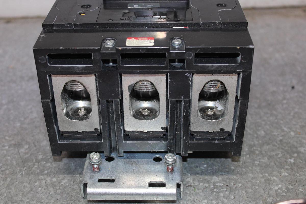 Used SQUARE D POWERPACT I-LINE CIRCUIT BREAKER LDA36600U31X 600 AMP 600 VAC 3-POLE