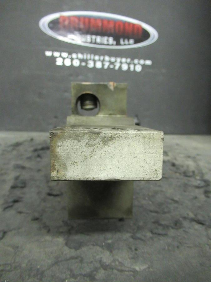 Used ILSCO D2789 4 BARREL MECHANICAL CONNECTOR TERMINAL LUG 400MCM - 3/0 CU WIRE