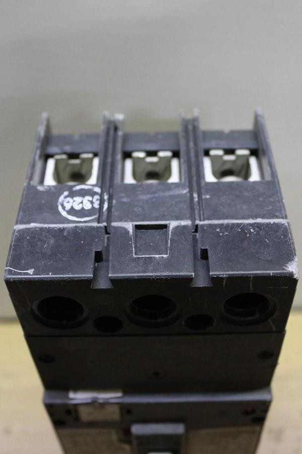 Used GE HI-BREAK CIRCUIT BREAKER SFHA36AT0250 225 AMP TRIP 600 VAC 3-POLE