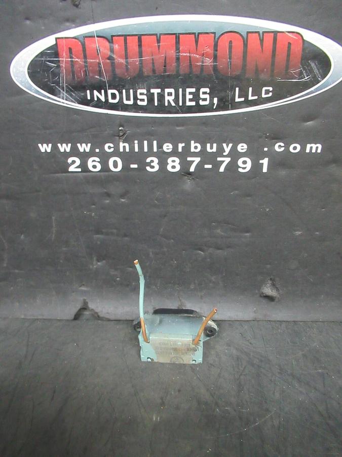 Used ROBERTSHAW / CARRIER OIL PRESSURE SWITCH LS10-1003 / HK06UB006 5 PSI