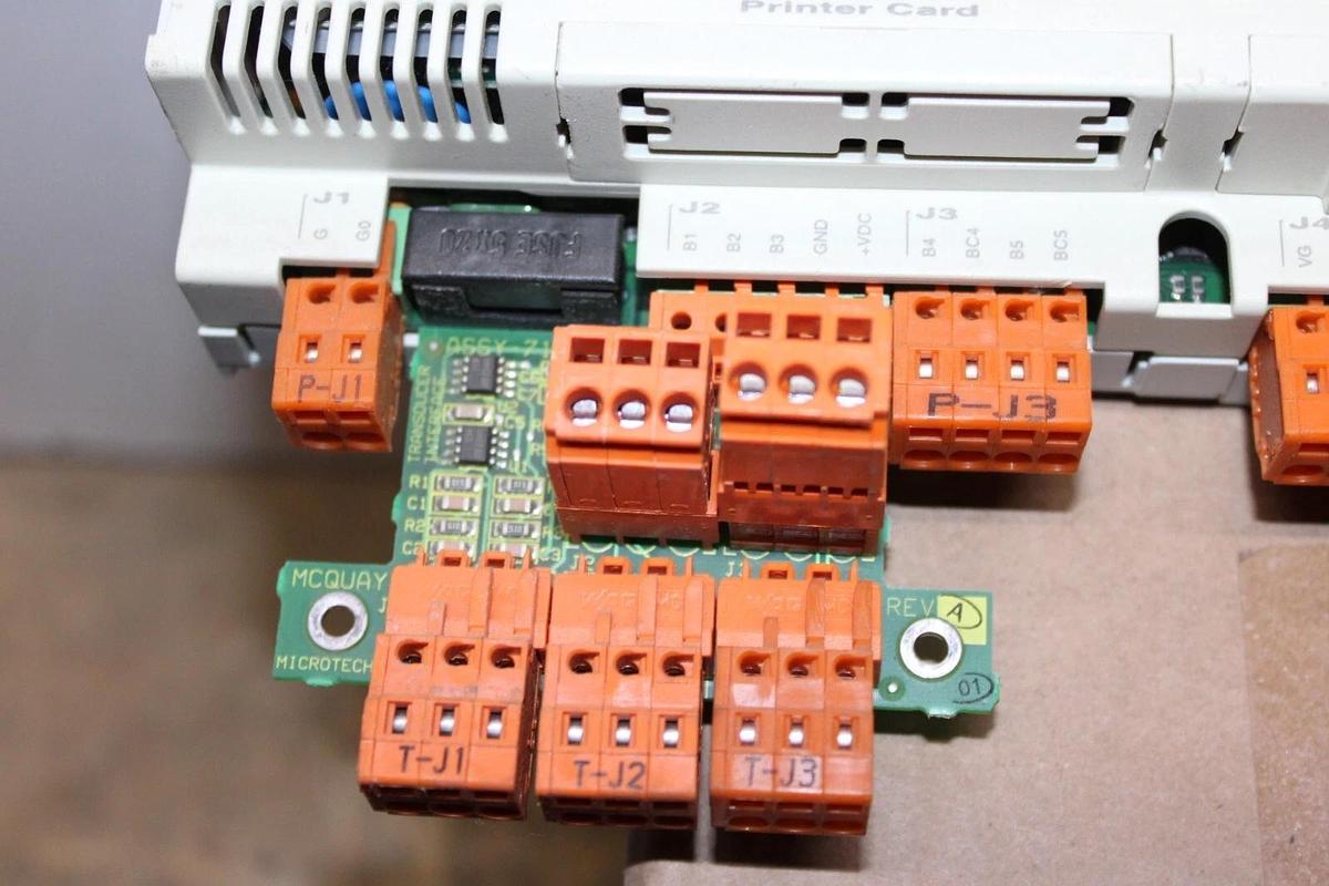 Used MCQUAY CAREL MICROTECH II PLC CHILLER CONTROL MODULE PCO2MQ3BL0 REV. 1.513