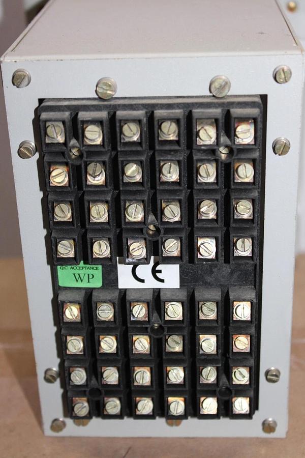 Used GENERAL ELECTRIC ENCLOSED RELAY HLB100C 125 VCC **WARRANTY INCLUDED**