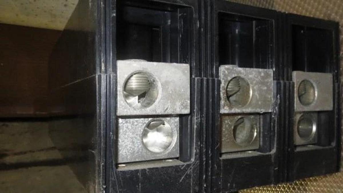 Used CUTLER HAMMER NS-Y BREAKER RED LABEL 1200 AMP MAX 600 VAC 3 POLE MODEL NS36120YA