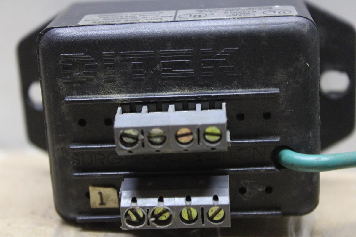 Used LOT OF 2 SSAC SOLID STATE RELAY TAC1411 120 VAC 0.5 AMP 1 SECOND DELAY