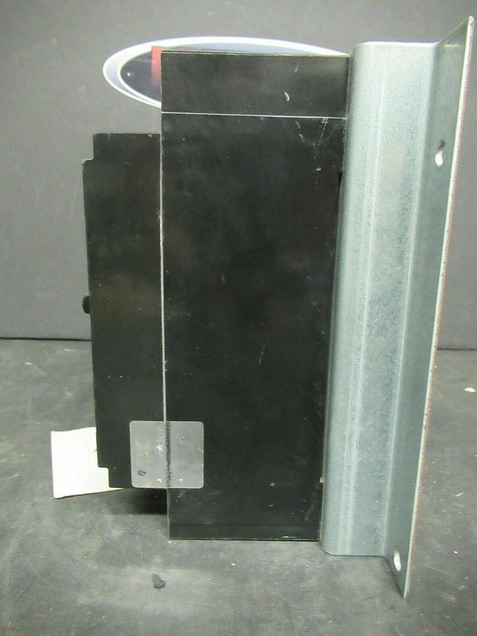 Used 225 AMP SQUARE D POWERPACT BREAKER QDL32225 3 POLE 240 VAC W/ MOUNTING PLATE