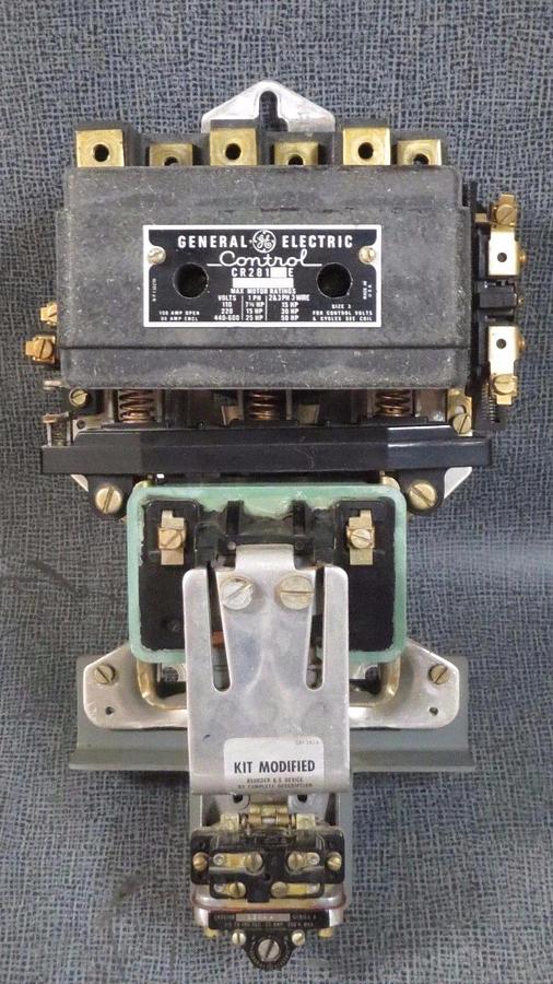 Used GENERAL ELECTRIC NEMA CONTROL STARTER CR2810EDAB1B 600 VOLT 100 AMP SIZE 3