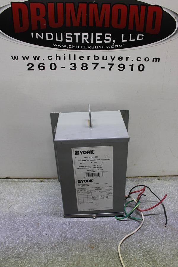 Used SQUARE D POWER TRANSFORMER 3S1F 3 KVA PRI: 240/120V SEC: 120/240V SINGLE PHASE